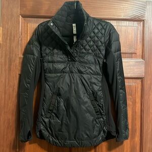 Lululemon Down For a Run Halfzip, size 4